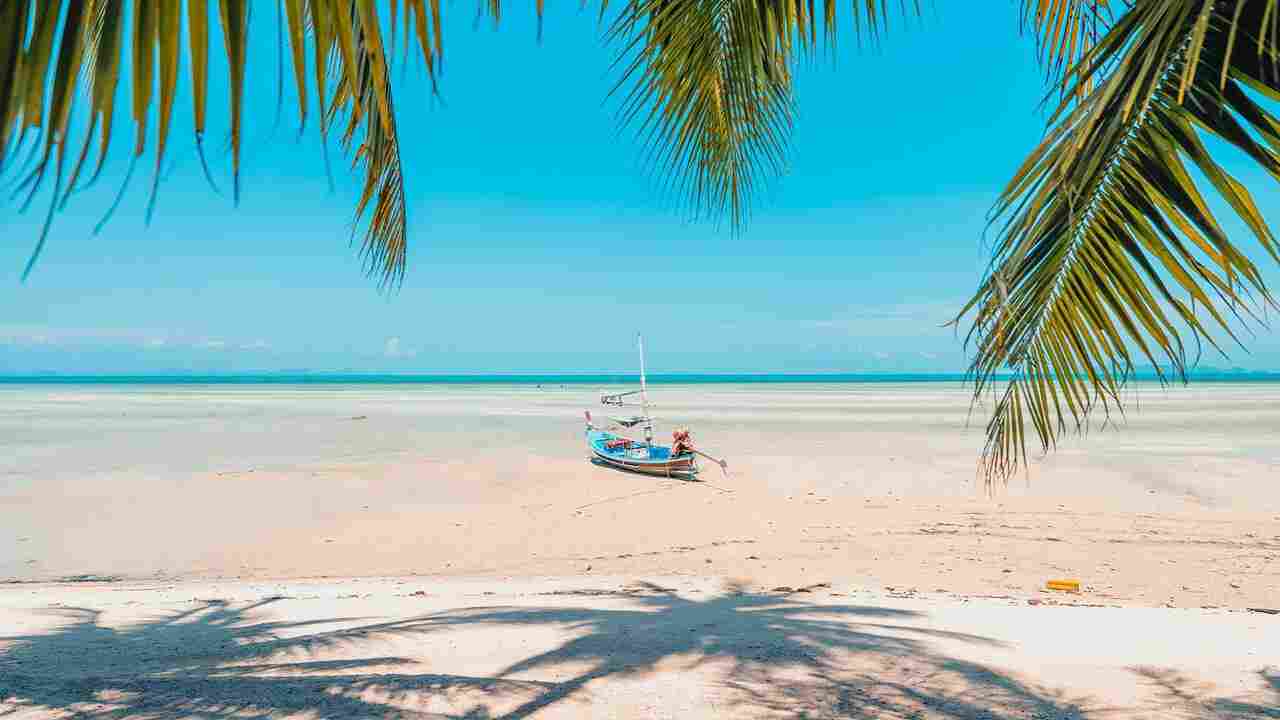 Secret Beaches in Asia You Can Still Visit for Cheap  